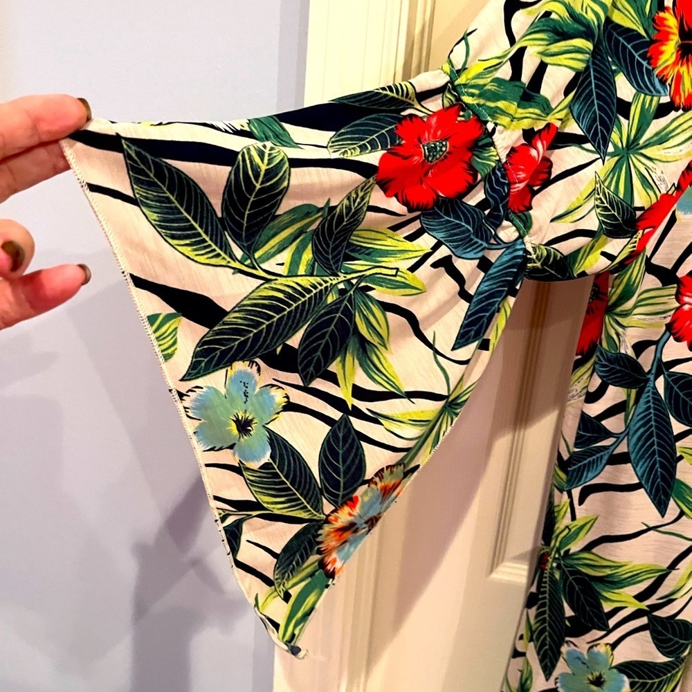 # Tropical floral 1X 3/4 sleeve tunic - Picture 2 of 5